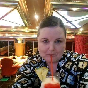 Meet your Posher, Joanie